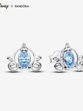 Pandora x Disney Cinderella��s Carriage Stud Earrings